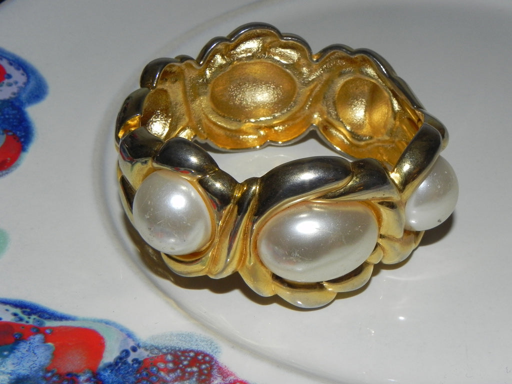 Vintage Bracelet, 60s Goldtone & Pearl